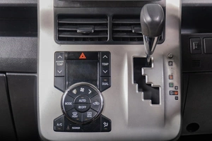Минивэн Toyota Noah 2011 года, 1479000 рублей, Томск