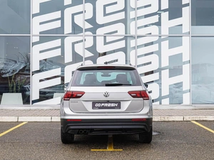 Внедорожник Volkswagen Tiguan 2019 года, 2000000 рублей, Краснодар