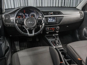 Седан Kia Rio 2017 года, 1315000 рублей, Тюмень