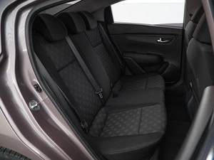 Седан Kia Rio 2018 года, 1437077 рублей, Москва