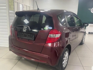 Хетчбэк Honda Fit 2012 года, 999000 рублей, Ачинск