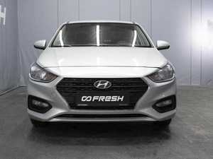 Седан Hyundai Solaris 2019 года, 1330000 рублей, Омск