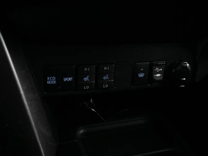 Внедорожник Toyota RAV4 2017 года, 2349000 рублей, Аксай