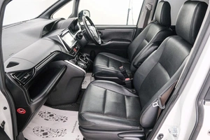 Минивэн Toyota Esquire 2014 года, 1849000 рублей, Красноярск