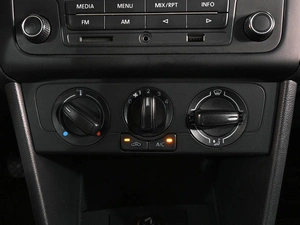 Седан Volkswagen Polo 2015 года, 919000 рублей, Аксай