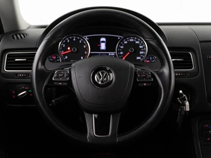 Внедорожник Volkswagen Touareg 2012 года, 1969050 рублей, Москва