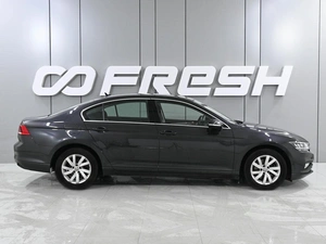 Седан Volkswagen Passat 2019 года, 3049000 рублей, Аксай