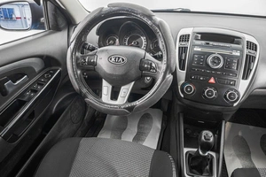 Хетчбэк Kia Ceed 2011 года, 839000 рублей, Барнаул