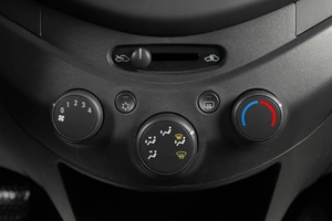 Хетчбэк Chevrolet Spark 2012 года, 819000 рублей, Тюмень