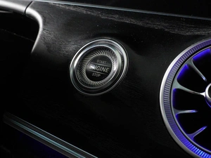Седан Mercedes-benz E-класс 2016 года, 2270000 рублей, Красный Пахарь