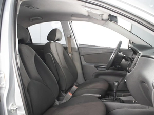 Седан Kia Rio 2010 года, 460000 рублей, Омск