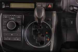 Минивэн Toyota Wish 2013 года, 1299000 рублей, Томск