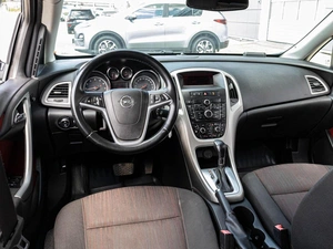 Хетчбэк Opel Astra 2012 года, 760000 рублей, Краснодар