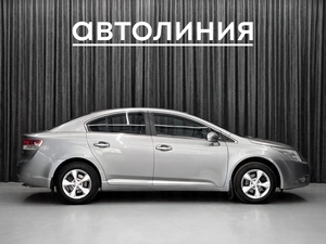 Седан Toyota Avensis 2011 года, 1100000 рублей, Красноярск