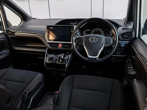 Минивэн Toyota Esquire 2015 года, 2106000 рублей, Краснодар