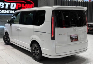 Минивэн Honda Stepwgn Spada 2022 года, 2897000 рублей, Красноярск