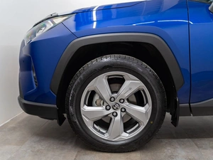 Внедорожник Toyota RAV4 2022 года, 3700000 рублей, Красноярск