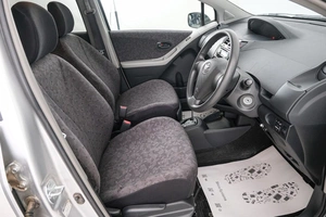 Хетчбэк Toyota Vitz 2010 года, 739000 рублей, Красноярск