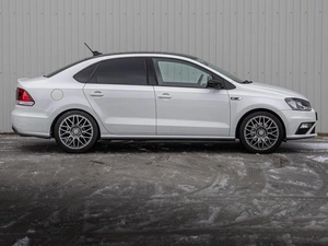 Седан Volkswagen Polo 2017 года, 1685000 рублей, Краснодар