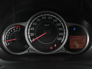 Хетчбэк Mazda 2 2011 года, 690000 рублей, Аксай