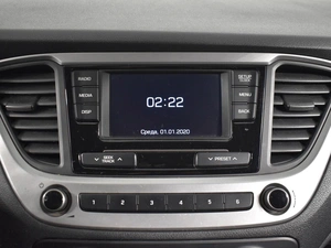 Седан Hyundai Solaris 2018 года, 1076100 рублей, Казань