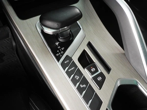 Внедорожник Geely Coolray 2023 года, 1820000 рублей, Красный Пахарь