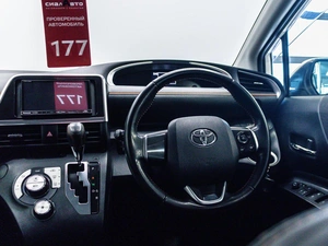 Минивэн Toyota Sienta 2018 года, 1299000 рублей, Красноярск