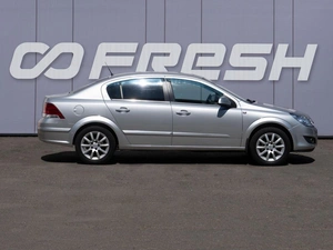Седан Opel Astra 2012 года, 849000 рублей, Кропоткин