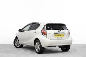 Хетчбэк Toyota Aqua 2016 года, 1099000 рублей, Барнаул