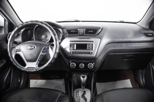 Седан Kia Rio 2017 года, 669000 рублей, Пермь