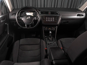 Внедорожник Volkswagen Tiguan 2017 года, 2990000 рублей, Тюмень