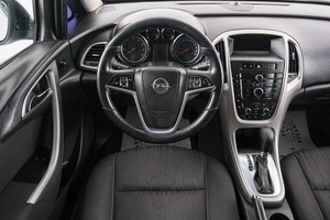 Хетчбэк Opel Astra 2011 года, 699000 рублей, Красноярск