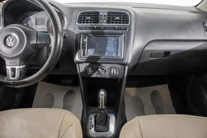 Седан Volkswagen Polo 2012 года, 669000 рублей, Барнаул