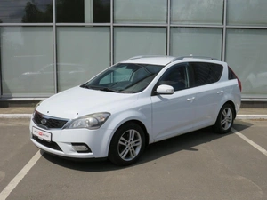 Хэтчбек Kia Ceed 2011 года, 890000 рублей, Брянск