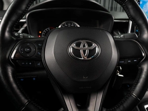 Седан Toyota Corolla 2019 года, 1799000 рублей, Тюмень