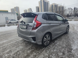 Хетчбэк Honda Fit 2013 года, 890000 рублей, Красноярск