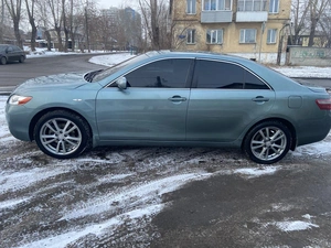 Седан Toyota Camry 2007 года, 890000 рублей, Красноярск
