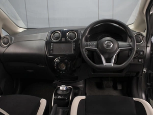 Хетчбэк Nissan Note 2018 года, 1120000 рублей, Омск