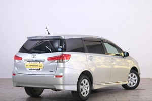 Минивэн Toyota Wish 2011 года, 1319000 рублей, Омск