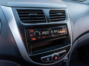 Седан Hyundai Solaris 2013 года, 719000 рублей, Саратов