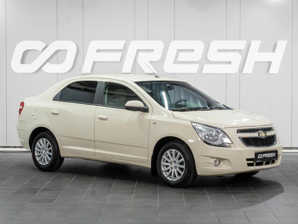 Седан Chevrolet Cobalt 2014 года, 700000 рублей, Сургут