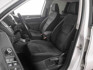 Внедорожник Volkswagen Tiguan 2012 года, 1677000 рублей, Тюмень