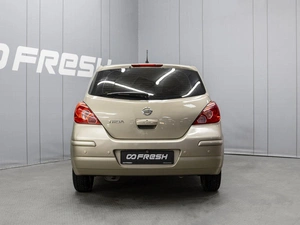 Хетчбэк Nissan Tiida 2010 года, 709000 рублей, Омск
