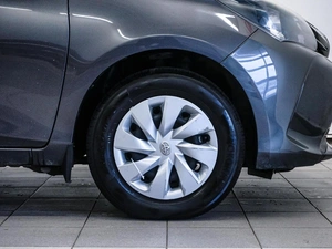 Хетчбэк Toyota Vitz 2015 года, 920000 рублей, Красноярск