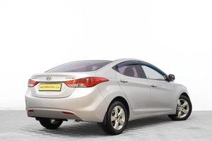 Седан Hyundai Avante 2011 года, 949000 рублей, Барнаул
