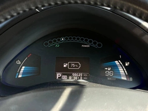 Хетчбэк Nissan Leaf 2017 года, 1358000 рублей, Кирилловка