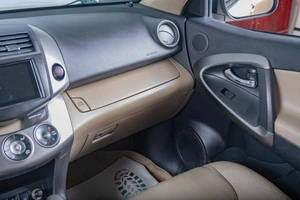 Внедорожник Toyota RAV4 2010 года, 1629000 рублей, Томск