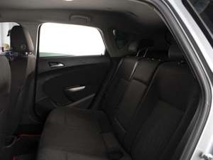 Хетчбэк Opel Astra 2010 года, 530000 рублей, Омск
