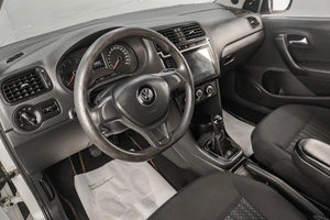 Седан Volkswagen Polo 2016 года, 859000 рублей, Челябинск