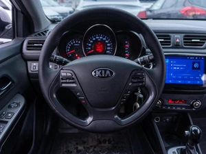 Седан Kia Rio 2015 года, 1149000 рублей, Саратов